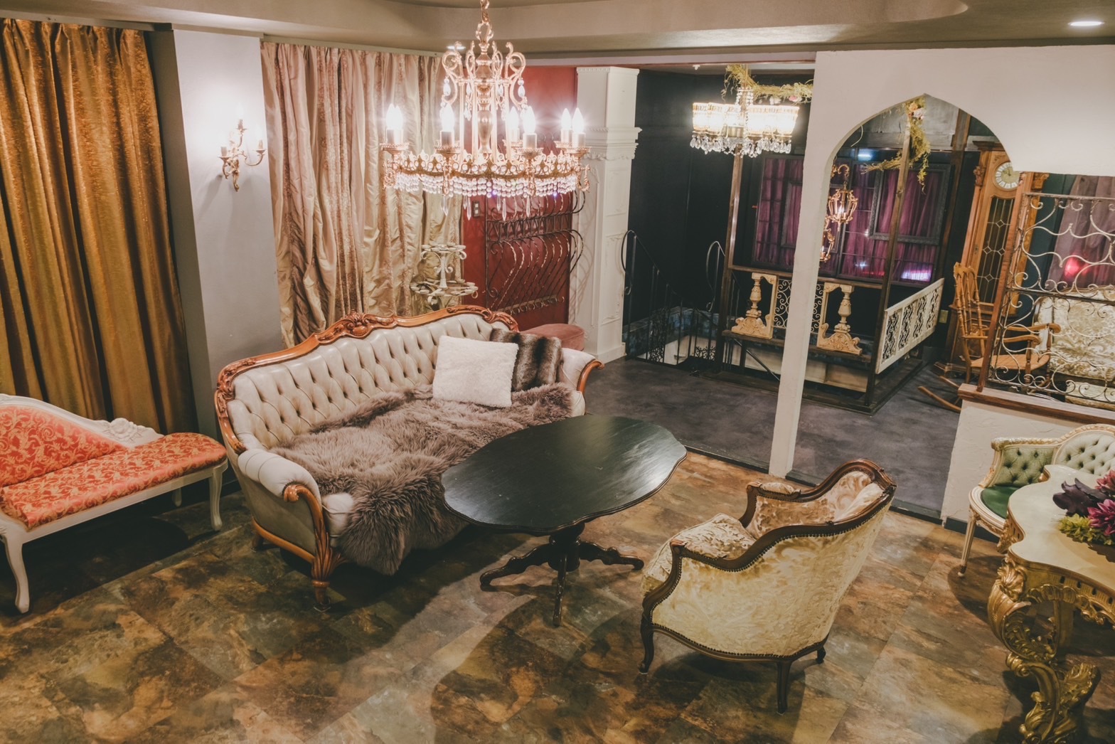 アンティーク風のハウススタジオ 札幌西区 夜の撮影